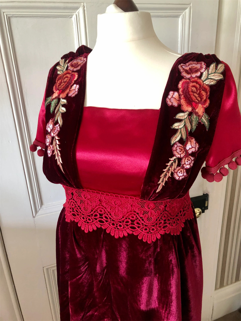 Victorian Edwardian Downton Ab - Embroidery Red review and price